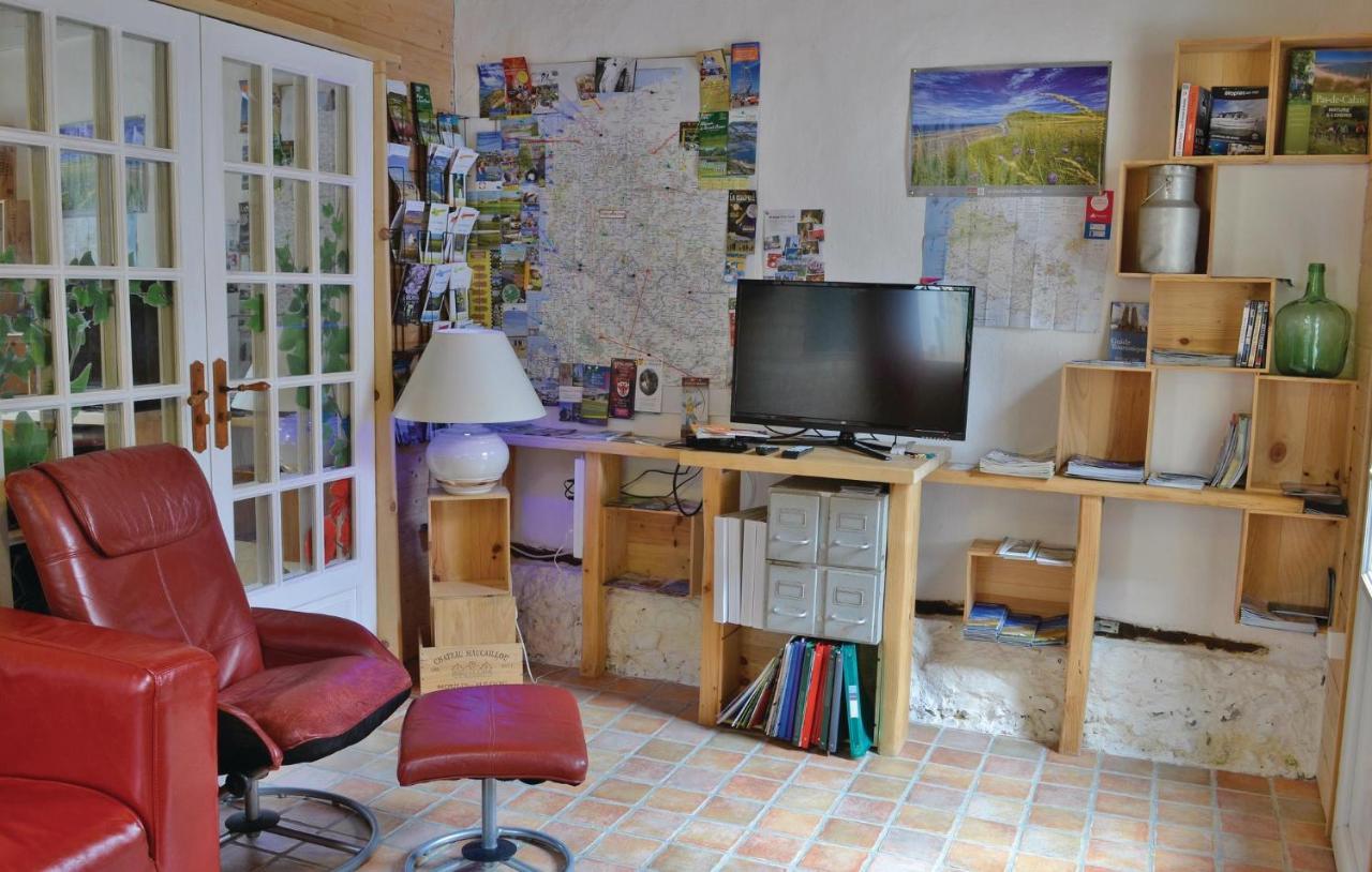 Gorgeous Home In Senlecques With Kitchen ภายนอก รูปภาพ